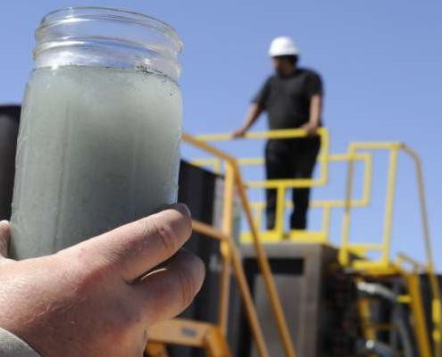 图片由帕特·沙利文/美联社https://www.houstonchronicle.com/news/houston-texas/houston/article/Fracking-research-hits-roadblock-with-Texas-law-6812820.php